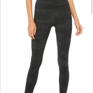 Alo Yoga High-Waist Camo Vapor Leggings